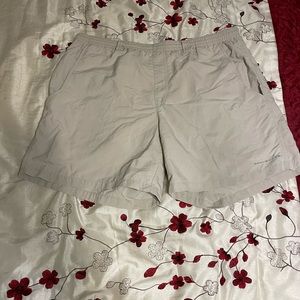 Columbia PFG Shorts Womens Medium Performance Fishing lightweight Stretch Beige